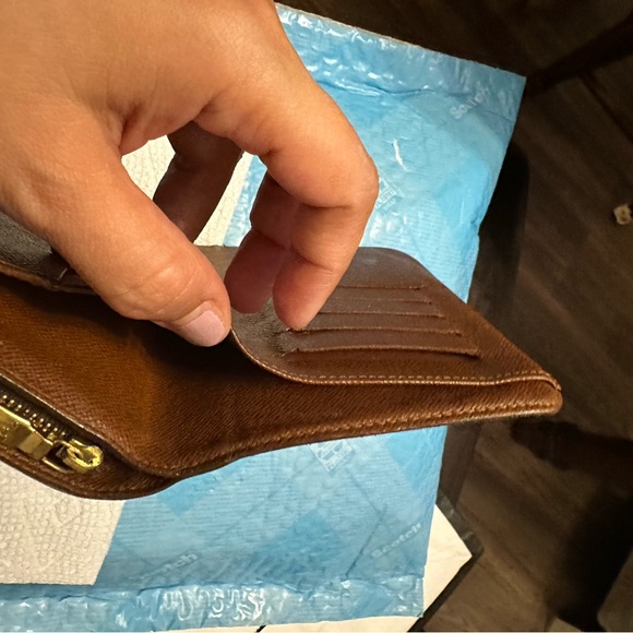 Used LV compact wallet
Authentic
Used but still lots of life in it - Picture 5 of 11
